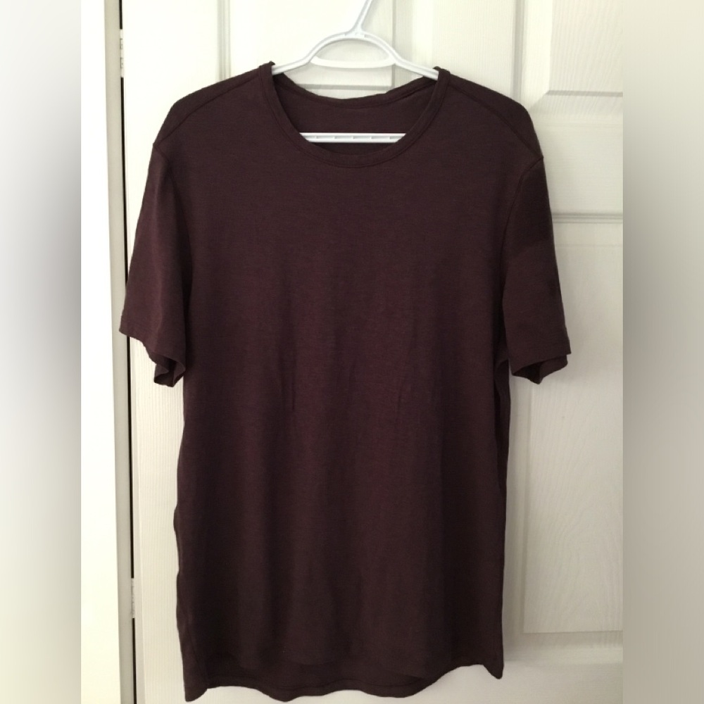 LuLuLemon burgundy short sleeve tee